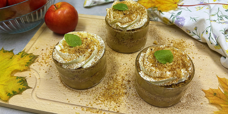 Aeblekage - dánský jablečný dezert