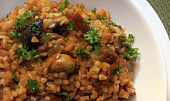 Bulgur s houbami a sušenými rajčaty
