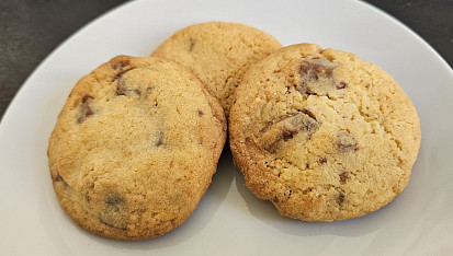 Cookies s bílou a mléčnou čokoládou