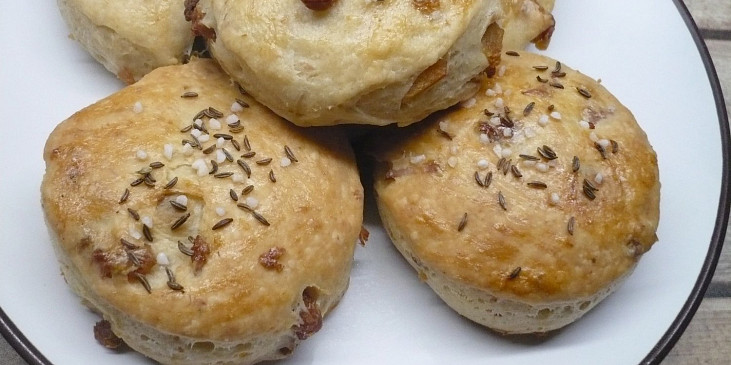 Škvarkový koláč (placky)