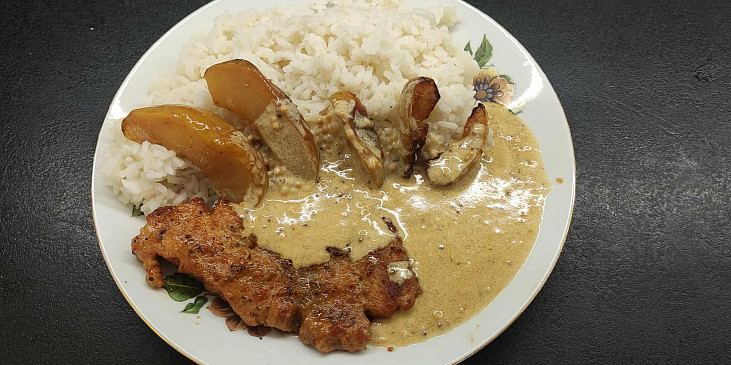 Kotlety v cidru s jablky a šalvějí