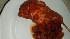 Králík na rajčatech a olivách Králík na rajčatech a olivách