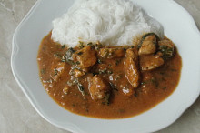 Krůtí prsa s kokosovým mlékem a špenátem