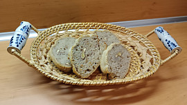 Kvásková tmavá cihla se semínky