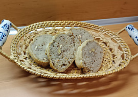 Kvásková tmavá cihla se semínky (Kvásková cihla s ořechy)