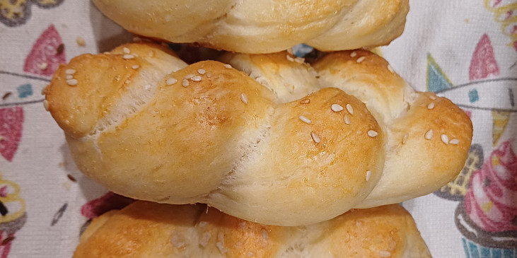 Malé housky nebo rohlíčky