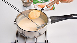 Masové kuličky s hořčičnou omáčkou