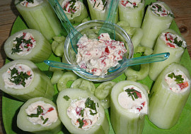 Plněné okurky s kapií