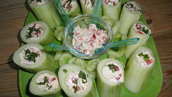 Plněné okurky s kapií