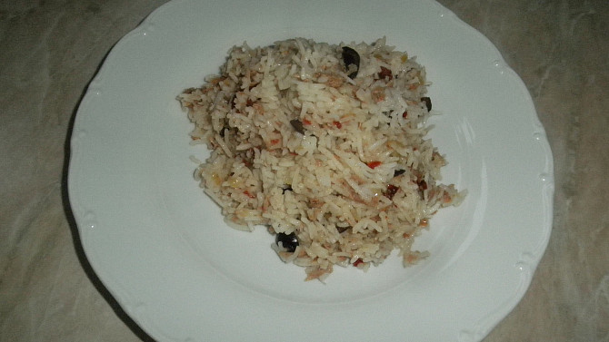 Rizoto s tuňákem a sušenými rajčaty Rizoto s tuňákem a sušenými rajčaty