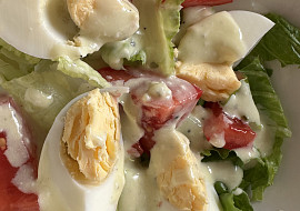 Salát Little Gem (římský) s nivou a vejci