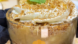 Aeblekage - dánský jablečný dezert