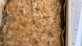 Bábovka se strouhanými jablky