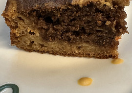 Bábovka se strouhanými jablky