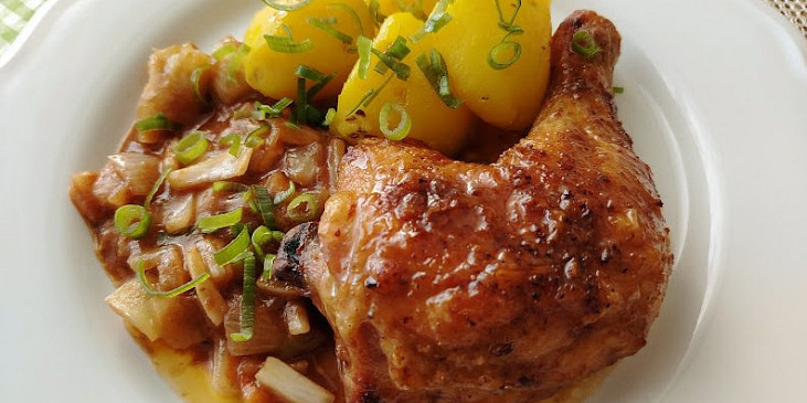 Kuřecí čtvrtky na zelenině z horkovzdušné fritézy