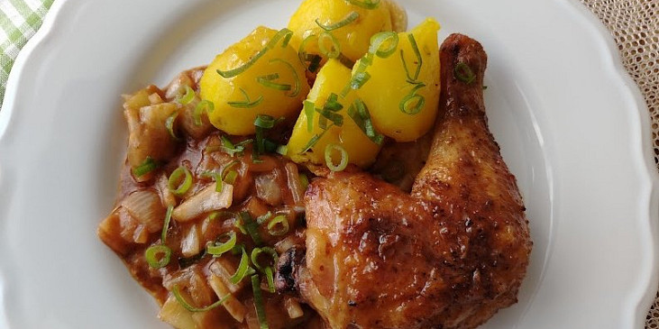 Kuřecí čtvrtky na zelenině z horkovzdušné fritézy