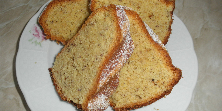 Máslovo-ořechová bábovka