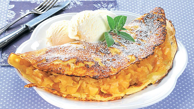 Palačinky s dušenými jablky Palačinky s dušenými jablky