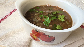 Pikantní čočková polévka se zeleninou Pikantní čočková polévka se zeleninou