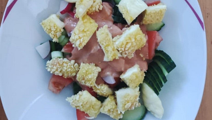 Salát se smažákem