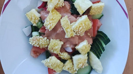 Salát se smažákem