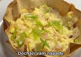 Slaný snídaňový koláč z tortilly