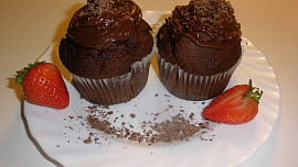 Čokoládové cupcakes s čokoládovo-vínovým krémem