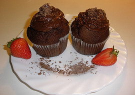 Čokoládové cupcakes s čokoládovo-vínovým krémem