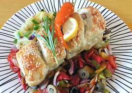 Kapr v listovém těstě s peperonatou