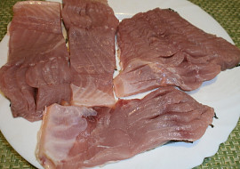 Kapr v listovém těstě s peperonatou