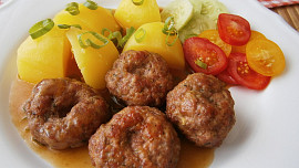 Kuřecí mleté kuličky s jablkem z horkovzdušné fritézy