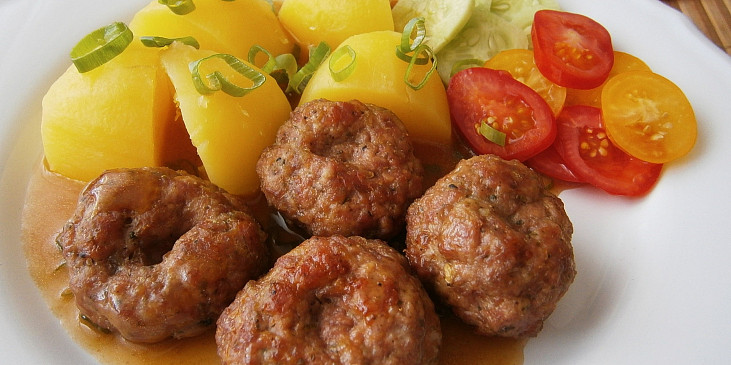 Kuřecí mleté kuličky s jablkem z horkovzdušné fritézy