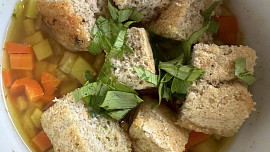 Piškotový svítek do polévky