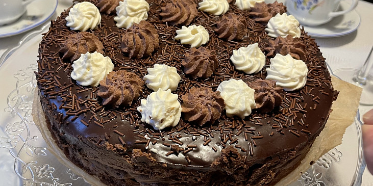 Pravý pařížský dort s krájecí polevou