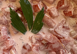 Rajčatový salát s majonézou