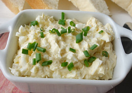 Vajíčková pomazánka s cibulkou