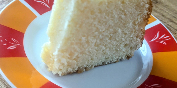 Výborná bábovka se zakysanou smetanou