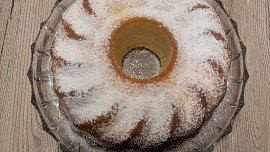 Výborná bábovka se zakysanou smetanou