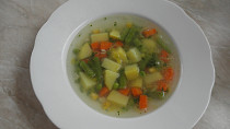 Zeleninová polévka se slzovkou