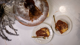 Bábovka s vaječným koňakem