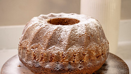 Bábovka s vaječným koňakem