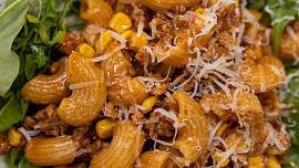 Mleté maso s těstovinami z jedné pánve