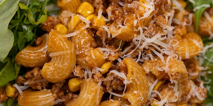 Mleté maso s těstovinami z jedné pánve