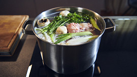 Poctivý vývar z hovězích kostí podle Petra Hajného