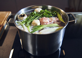 Poctivý vývar z hovězích kostí podle Petra Hajného