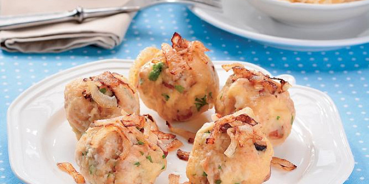 Špekové knedlíky se zelím