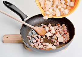 Špekové knedlíky se zelím