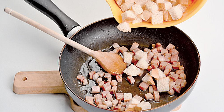 Špekové knedlíky se zelím