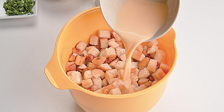 Špekové knedlíky se zelím