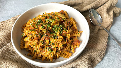 Chorizo těstoviny z jednoho hrnce